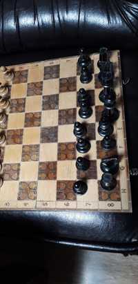 Голям шах    и  табла.Малък  туристически  шах