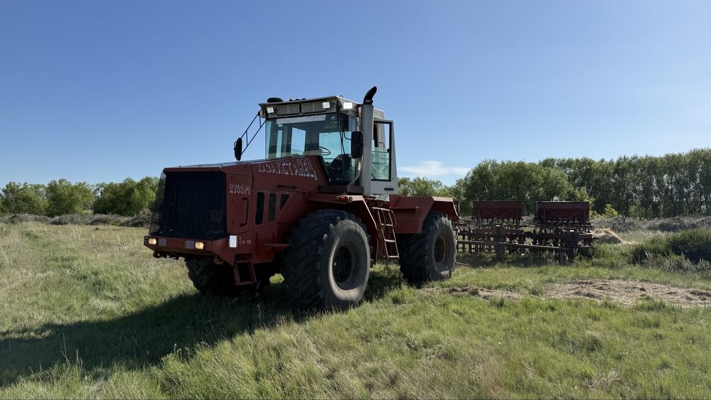 Продам кировец 744 р1