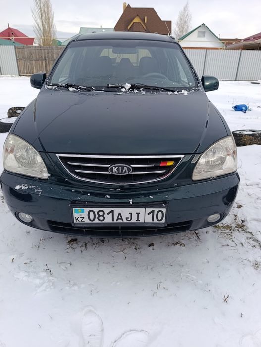 Продается автомобиль в отличном состоянии  kia carens 2004 года