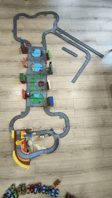 Sine Thomas &Friends