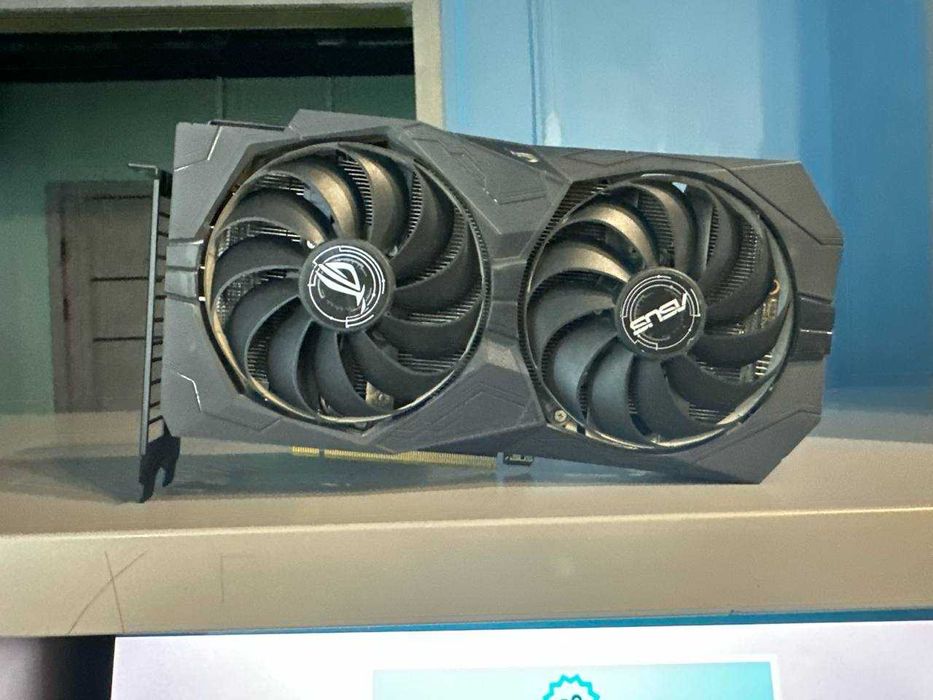 Видеокарта GTX1660 Super