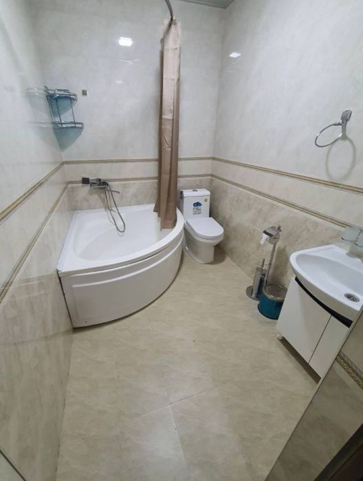 Mirabod tumani Oybek Metrosi yonida 2 xonali kvartira bor