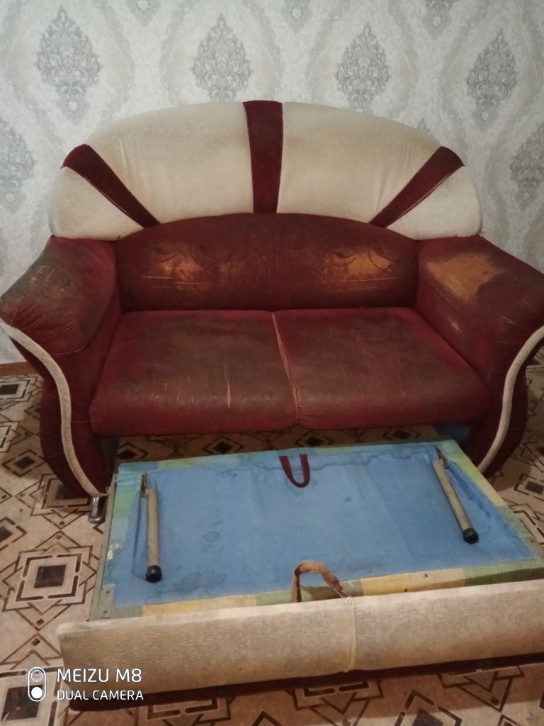 Продаю Диваны и кресло (ДЕШЕВО)