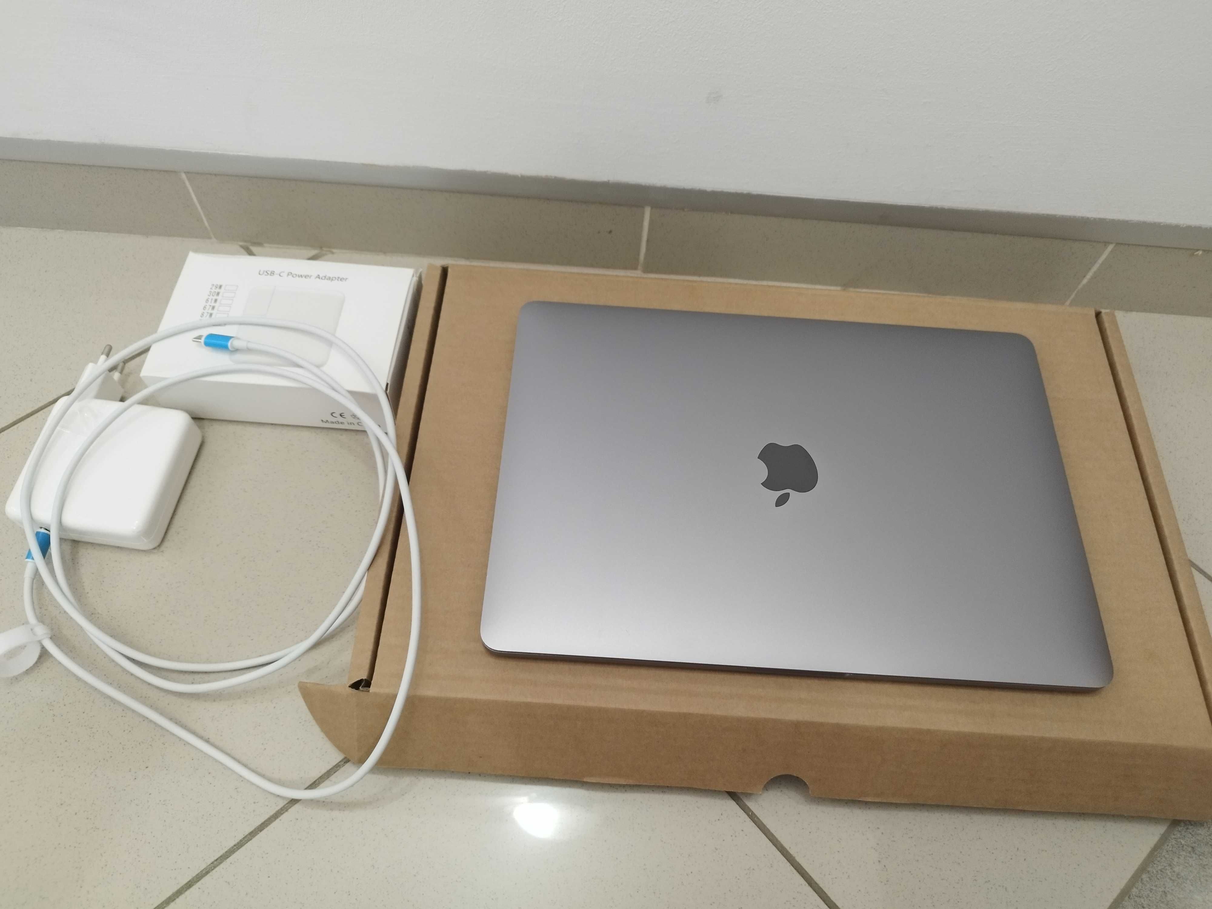 Apple MacBookPro 15,2 с Intel Core i5-8259u 2,30Ghz, RAM 16GB, 256SSD