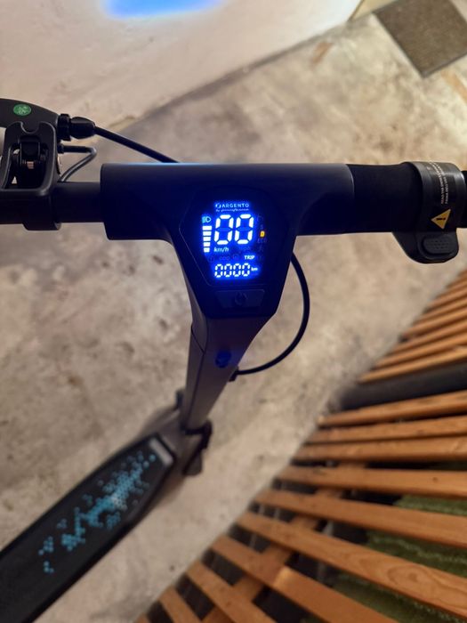 Trotineta electrica argento pkf