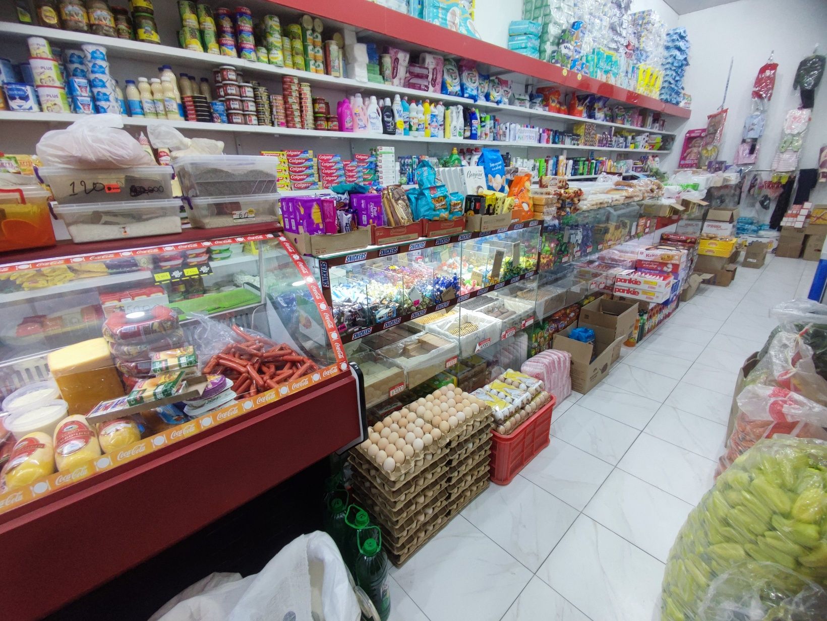 Oynali polka magazinlar uchun