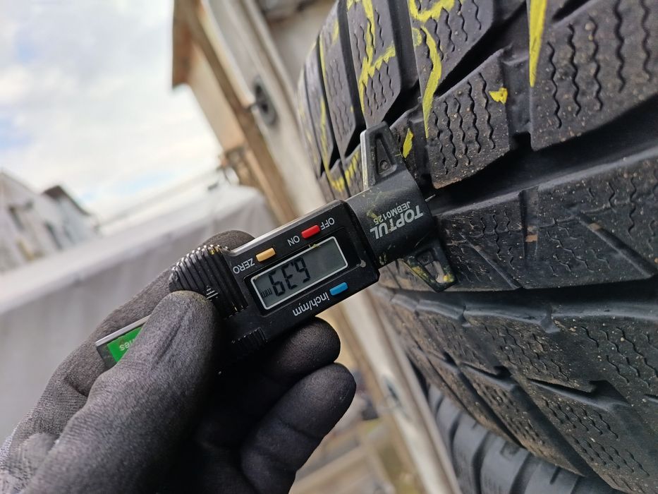 Anvelope MS iarna 235 65 17 sumitomo 2022 6-7.5mm