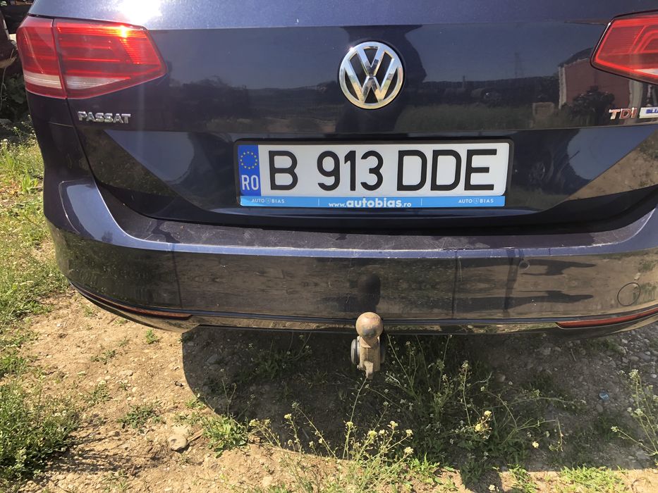 Carlig de remorcare Vw Passat B8 2015-2023 original buton electric