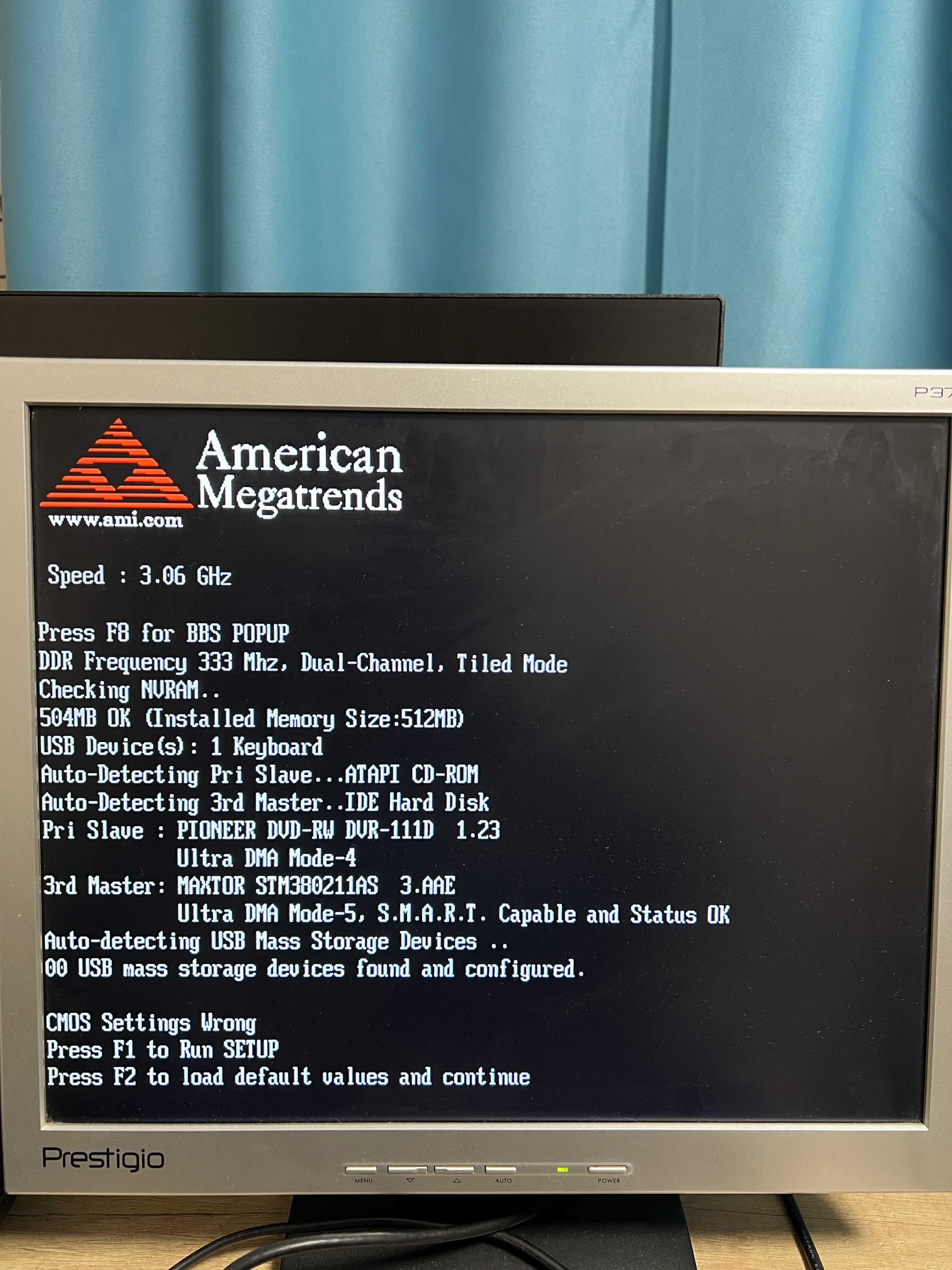 Стар Компютър (ASUS P5PE-VM + Celeron 3.06) + 17инч Монитор - РАБОТЕЩ