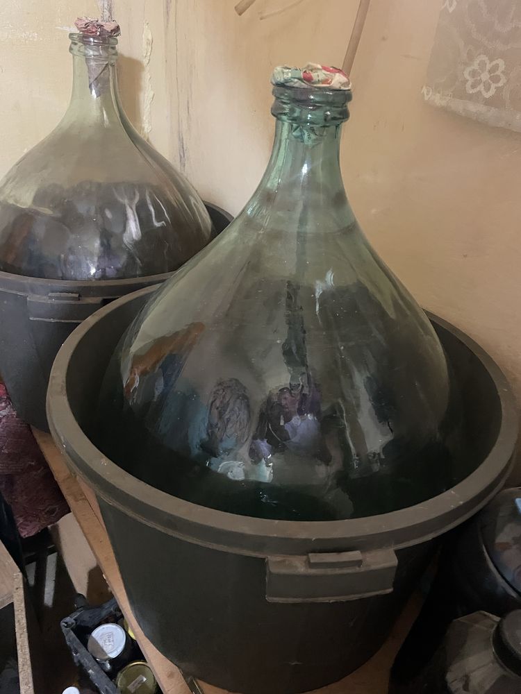 Vand damigene sticla cu cos plastic