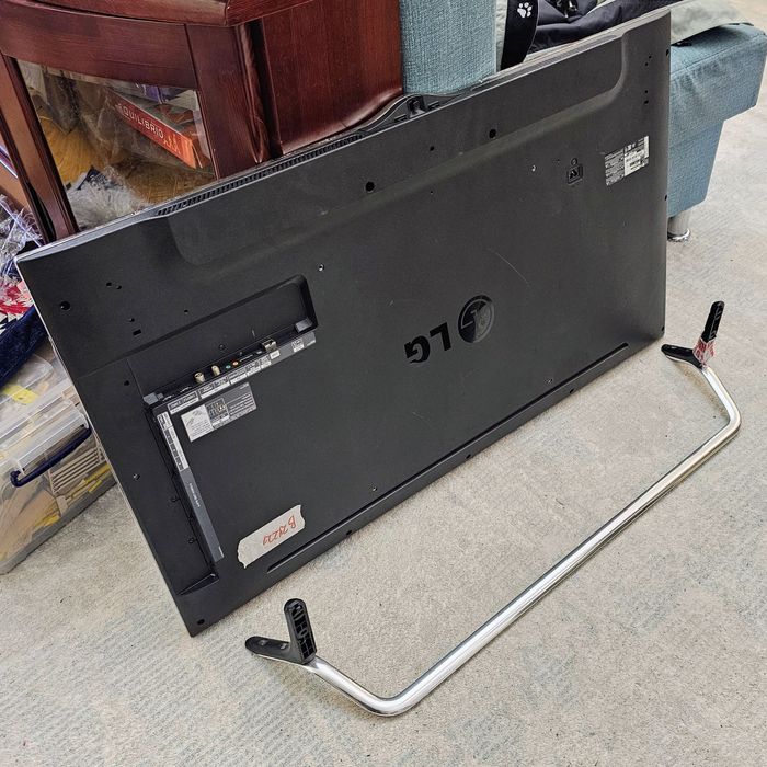 Телевизор LG 49UB830V Smart 3D на запчасти.