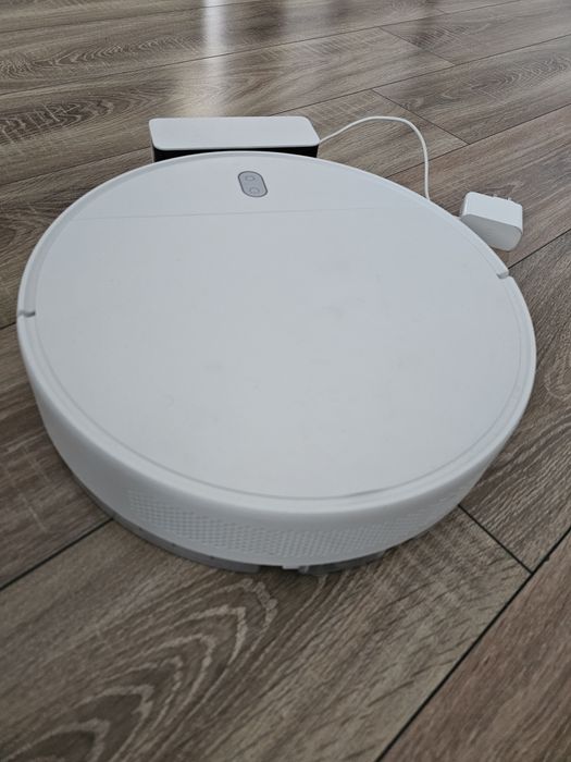 Xiaomi Mi Robot Vacuum-Mop
Aspirator inteligent Xiaomi Mi Robot Vac