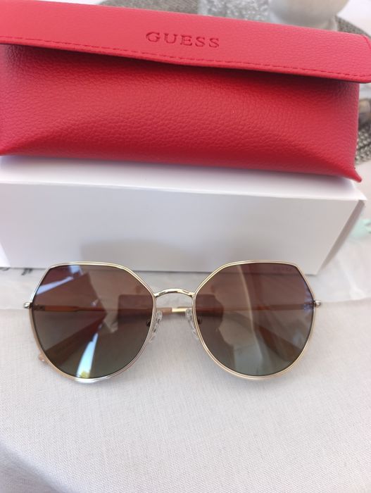 Слънчеви очила Guess