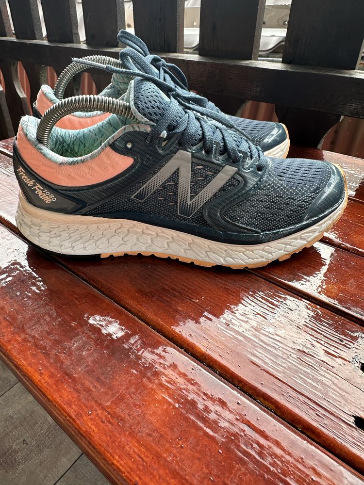 NEW BALANCE marimea 40.5