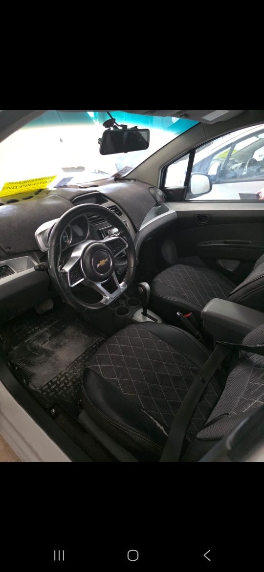 Chevrolet spark.
