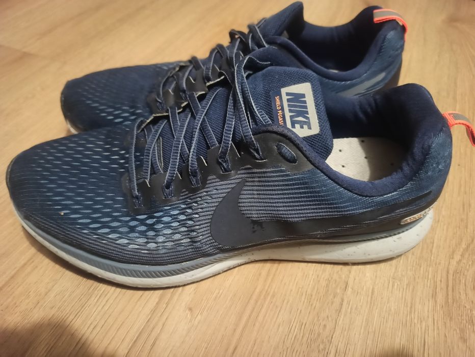 Маратонки Nike 47