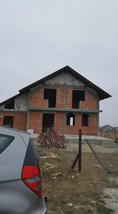 Executăm tot felul de construcții case  de la zero și la roșu consolid