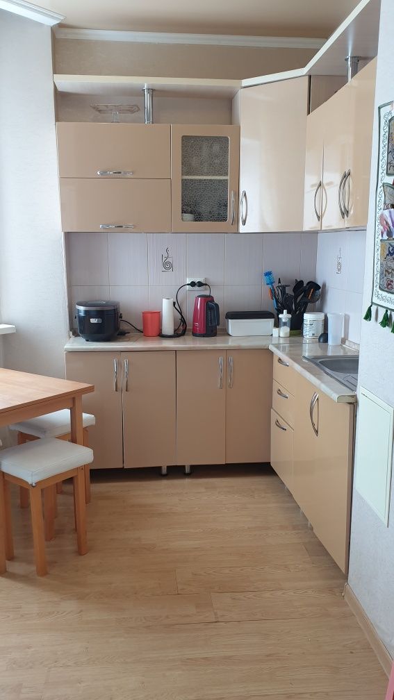 Продам 2-х комнатную квартиру Абая 92/3