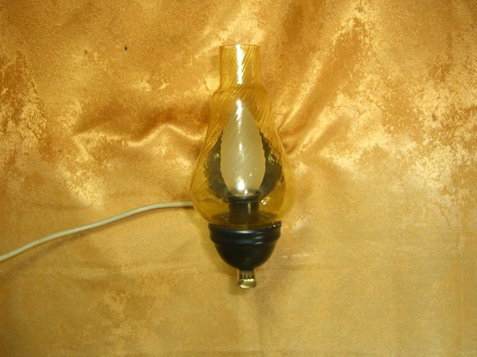 Aplica electrica Art Deco alama, sticla ambra, vintage