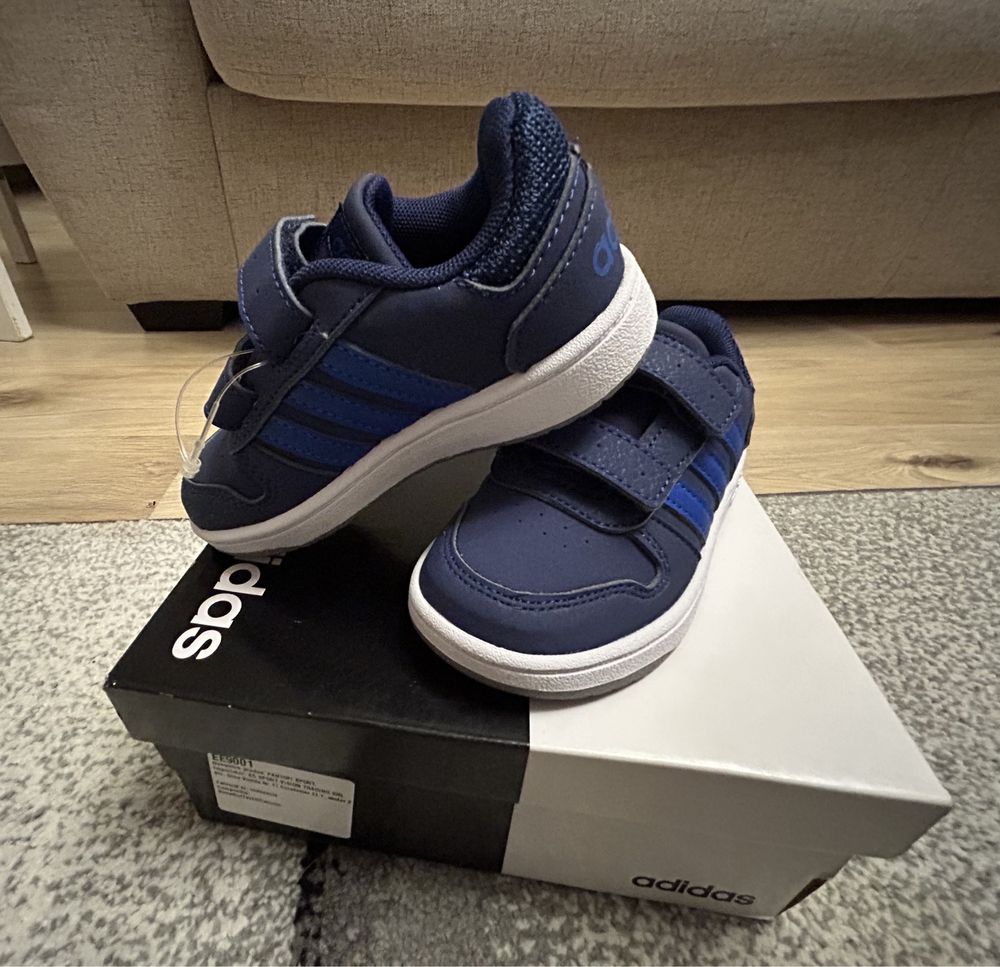 Vand adidasi noi Adidas 24