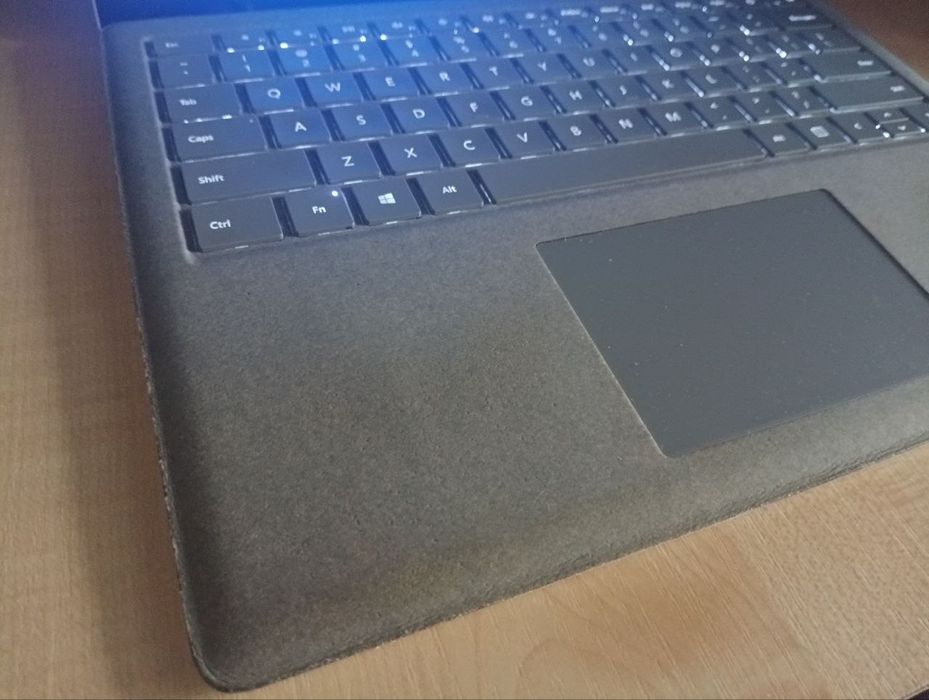 Microsoft Surface 13,5" PixelSense/CORE i5-7200U/ 8GB DDR3/ 256GB NVMe