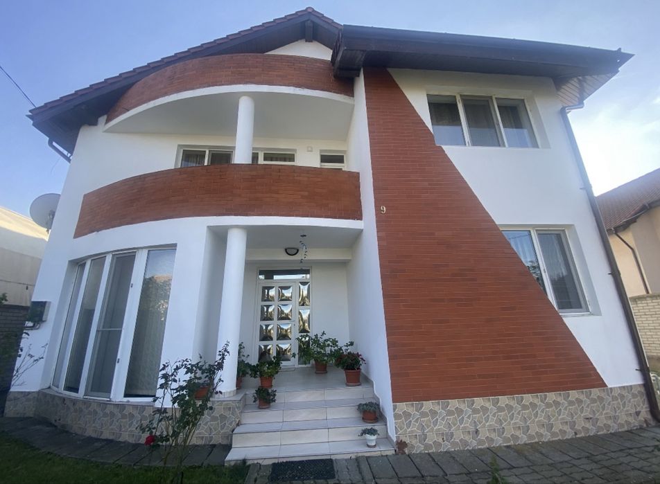 Casa 220 mp utili, 6 camere