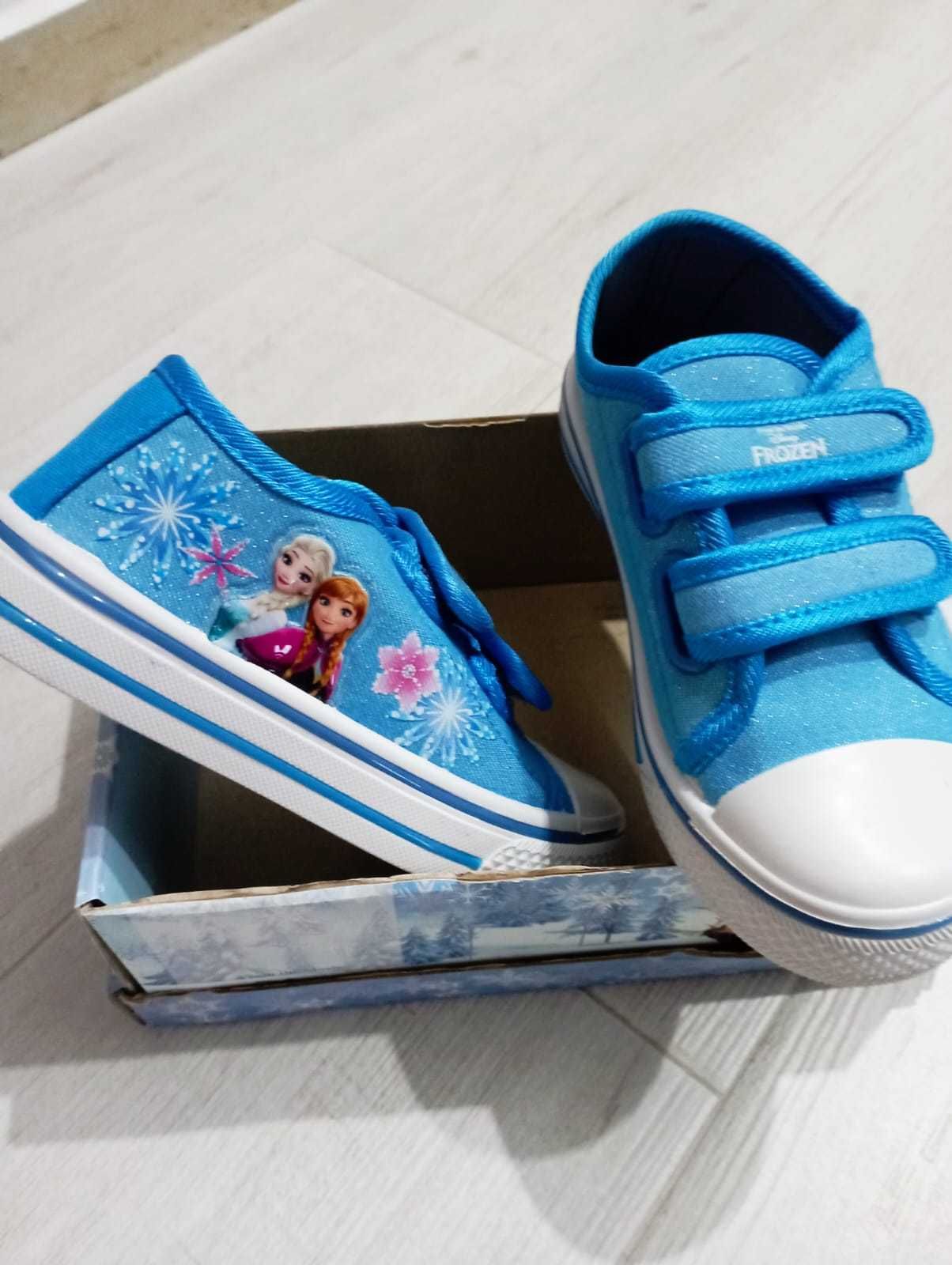 Vand tenesi Disney FROZEN si adidasi CLARKS