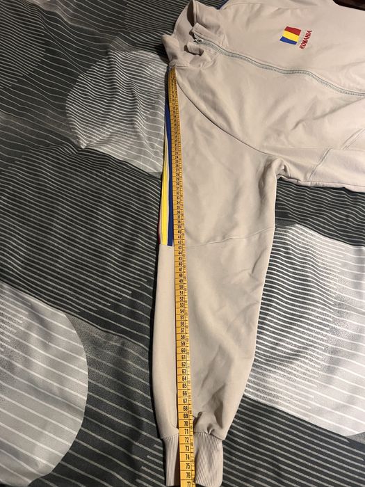 Bluza cu fermoar Romania