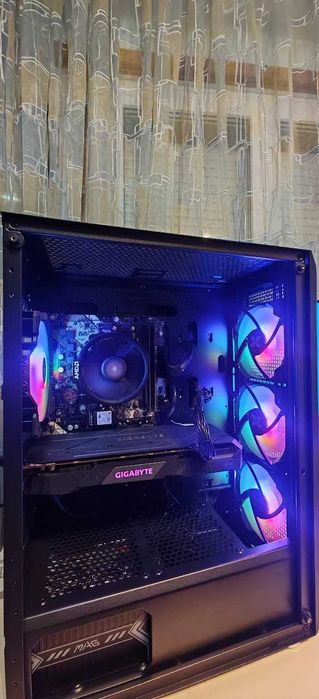 Продавам Гейм РС Ryzen 5 5500/16Gb/512Gb SSD+1TB HDD/ 1660 Super/Гаран