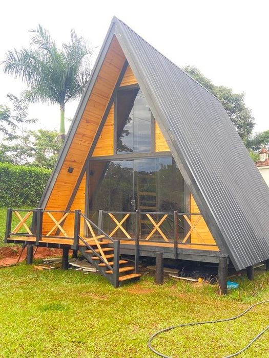 cabană tip a frame ideală pentru locuit relaxare sau afacere turistică