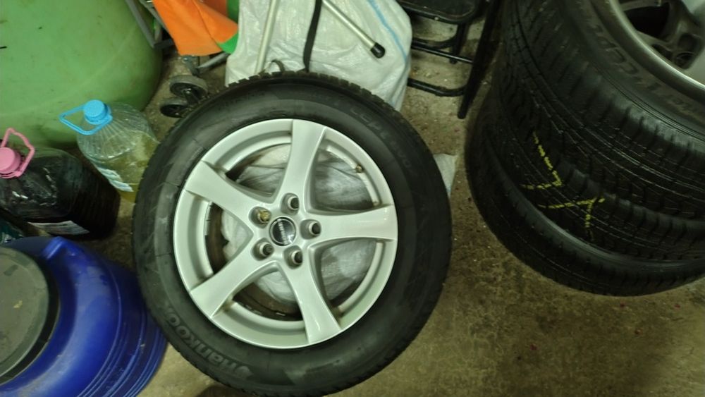 Vând roti aliaj Renault se