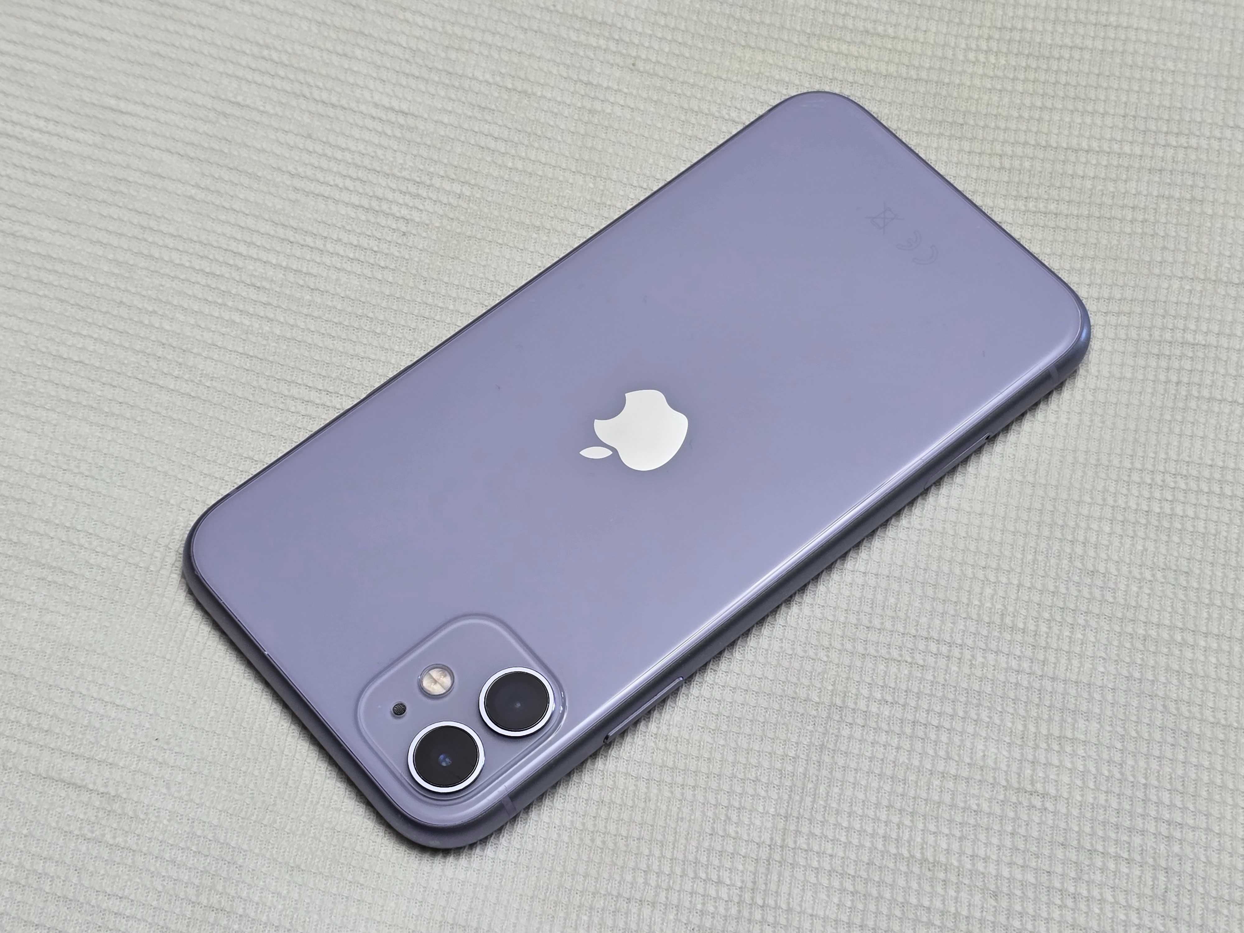 Iphone 11 Purple 10/10 Liber