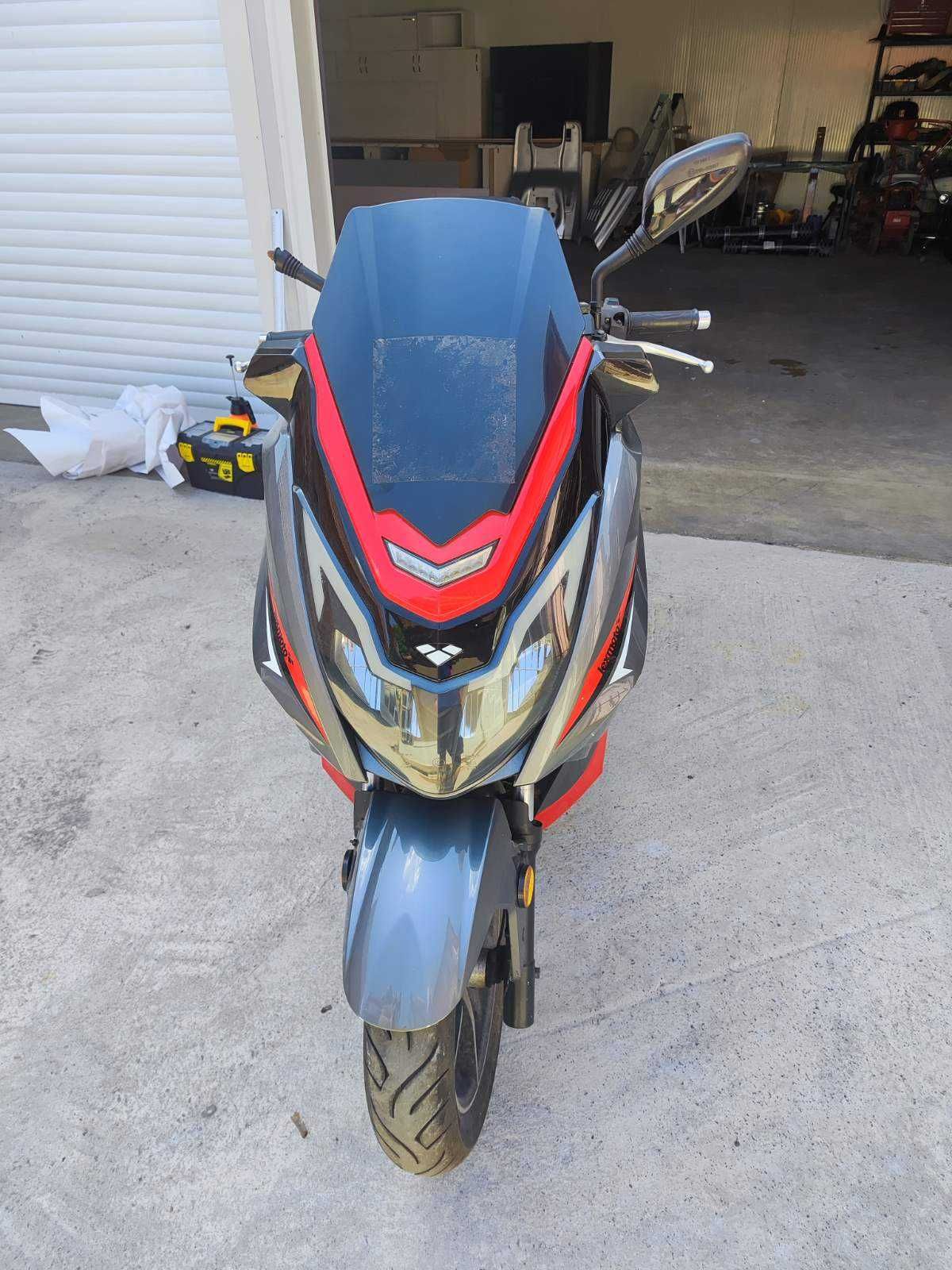 Lexmoto Scooters DT125T
