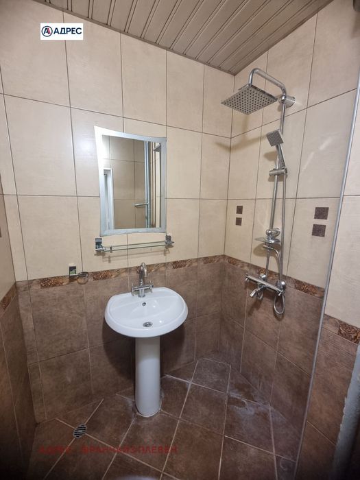 Дава се под наем Двустаен апартамент в Плевен, Сторгозия - 60 кв.м за 255 € - Снимка #8