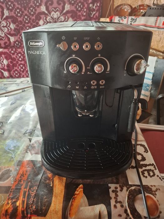 Vand Expressor Delonghi Magnifica 1450 Wati 15 Bari
