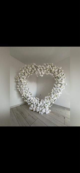 Сърце от рози 220 см на 220 см