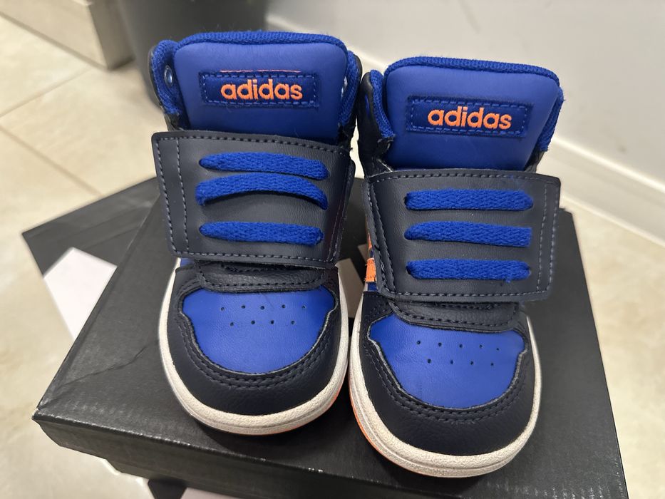 Спортни обувки Adidas