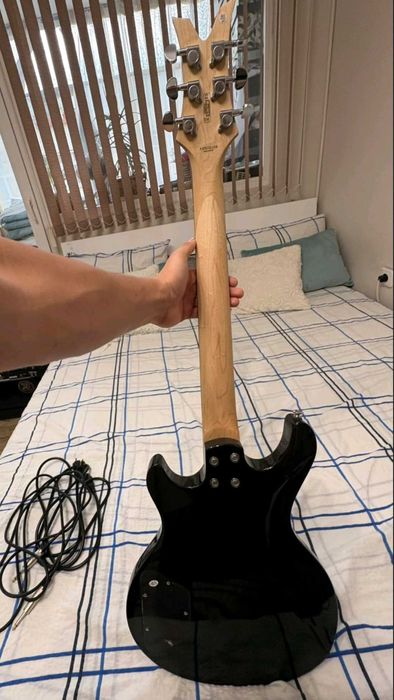 Продавам китара Dean Icon X + усилвател Boss Katana 50 Gen 3