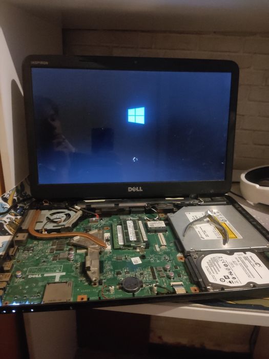 Продам старый ноутбук DEEL