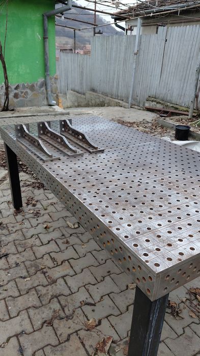 Vând masă de sudură profesională