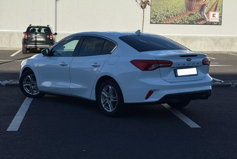 Ford focus 1.0 EcoBoost model 2019/Revizii la zi