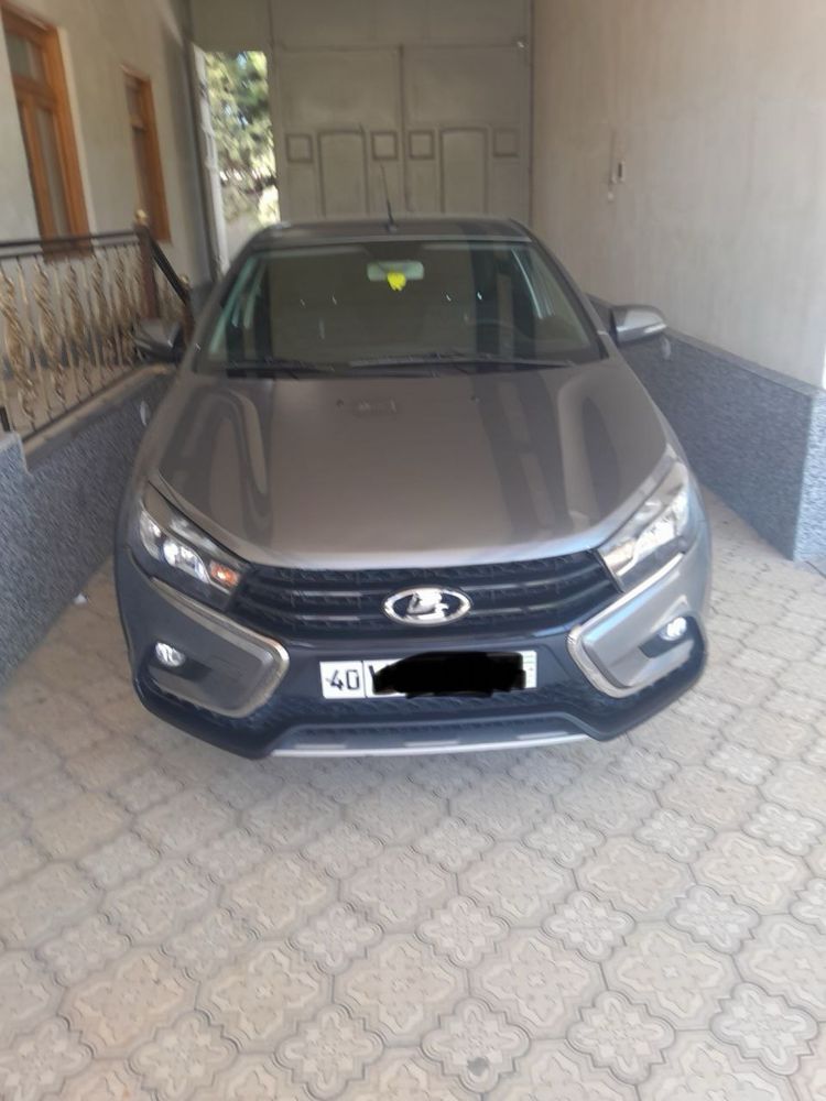 Lada vesta cros 1.8 aftomat