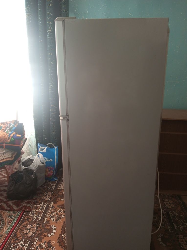 Холодильник продаю
