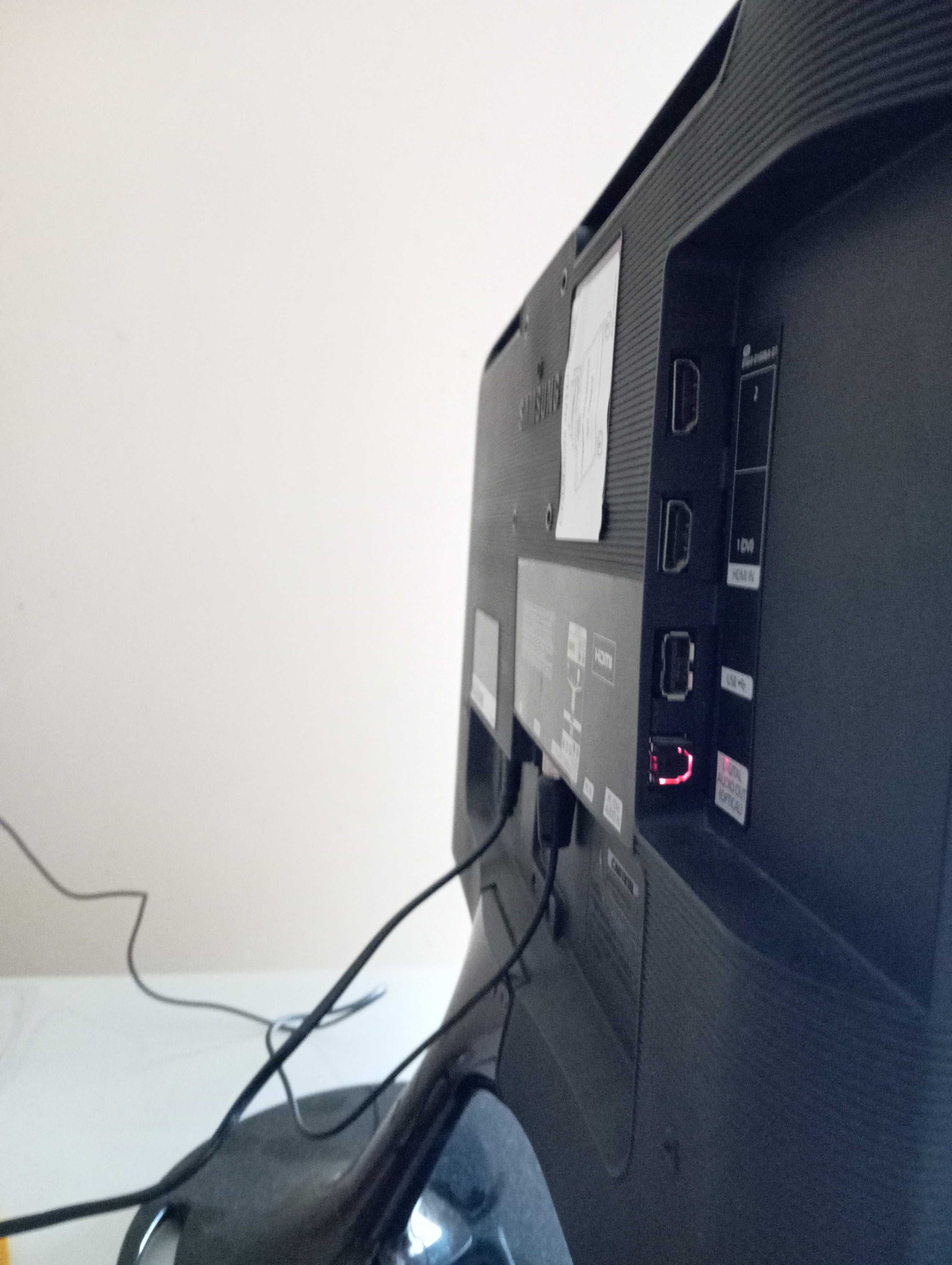 Телевизор Samsung 22"  LED