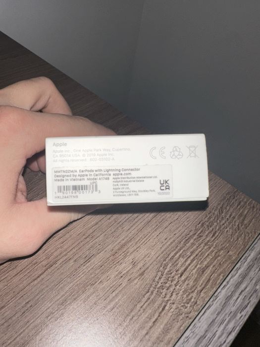 Жични слушалки на Apple