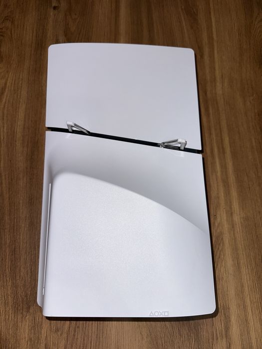 Конзола PlayStation 5 - Disc Edition с два контролера