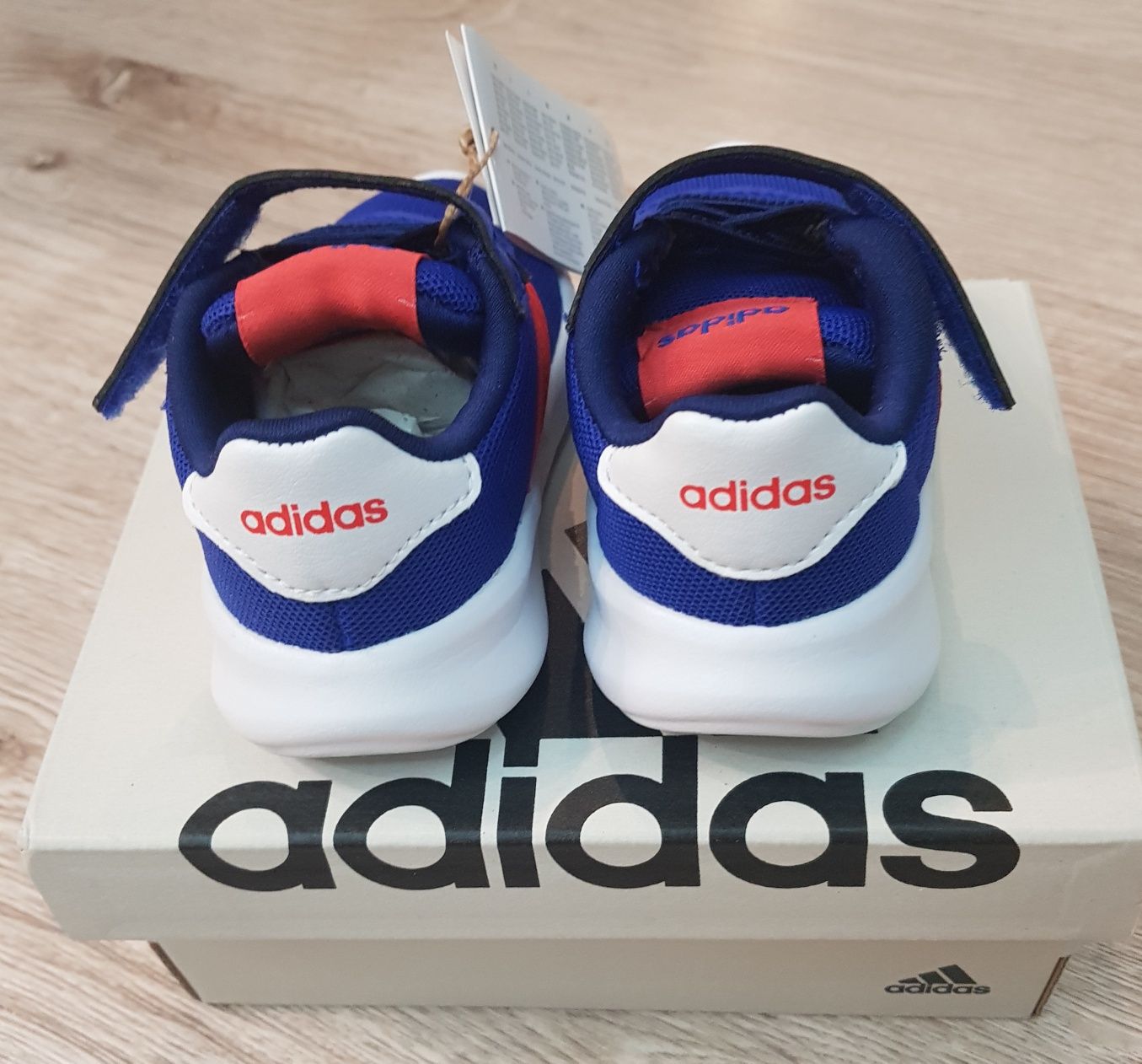 Бебешки обувки ADIDAS