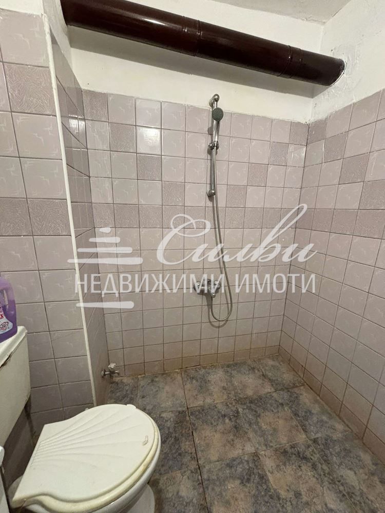 Дава се под наем Етаж от къща в Шумен, Гривица - 50 кв.м за 127.5 € - Снимка #6