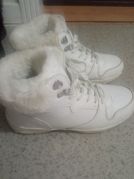 Зимние кроссовки