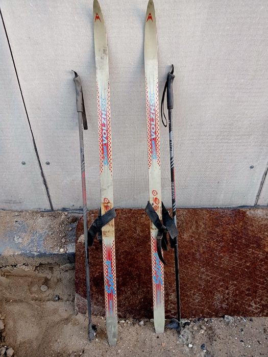 Продам лыжи советские. В отличном состоянии .